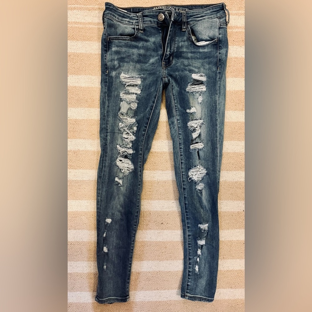 American Eagle Super Stretch Distressed Skinny Jeans Size 6